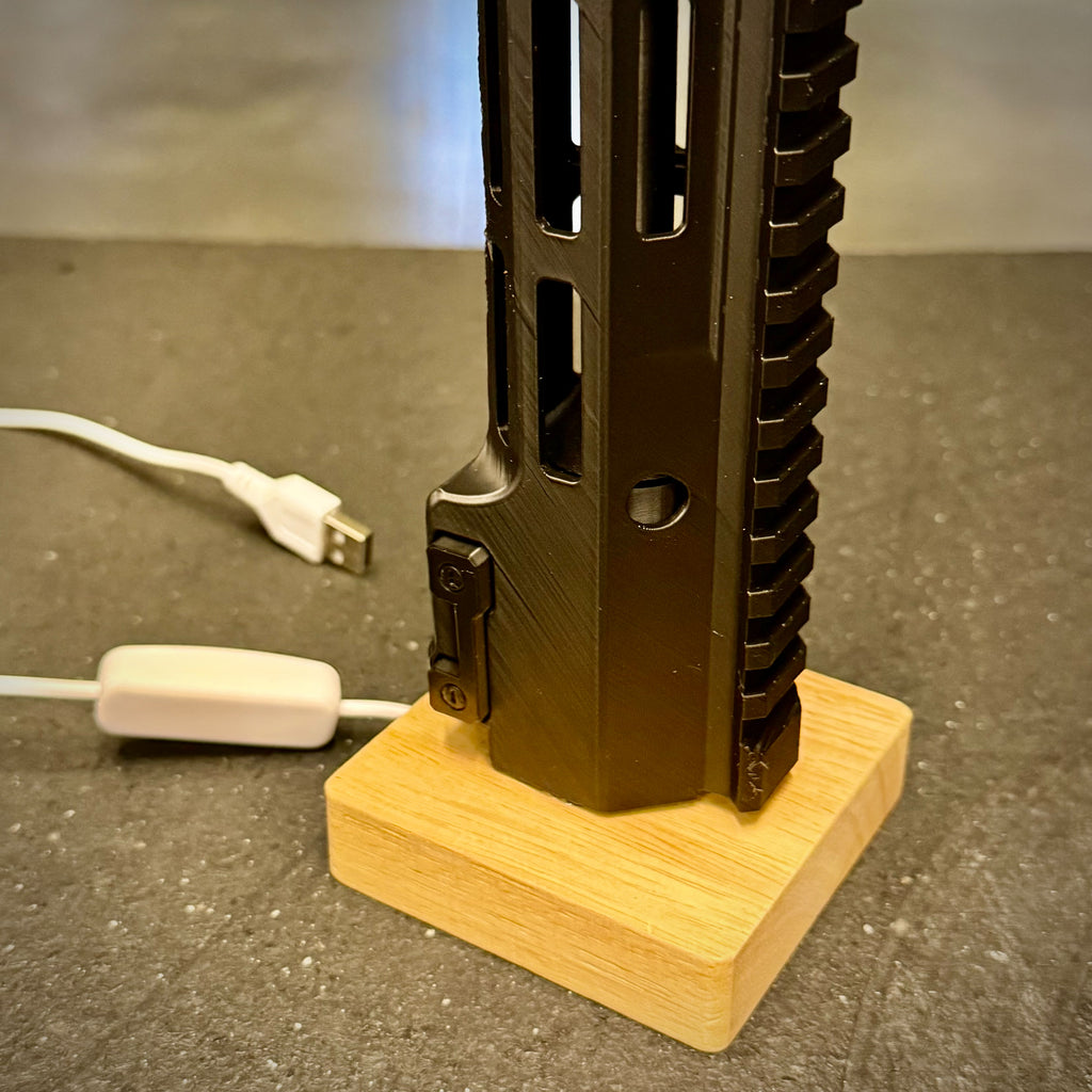 3D Printed AR-15 Replica Lamp – Tactical LED Display Light | Gun-Inspired Decor